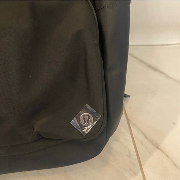 NWT Lululemon Everywhere Backpack
22L Black - Picture 2 of 7